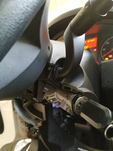 Otwieranie Zamków 24 Katowice Awaryjne otwieranie samochodów drzwi, wymiana zamków, naprawa stacyjek